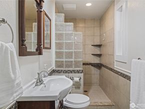 428 W Davies Loop, Lake Stevens WA 98258