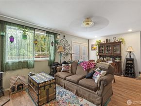428 W Davies Loop, Lake Stevens WA 98258