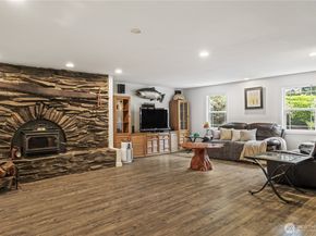 428 W Davies Loop, Lake Stevens WA 98258