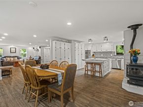 428 W Davies Loop, Lake Stevens WA 98258