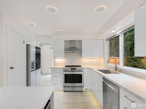 12122 93rd Avenue NE, Kirkland WA 98034
