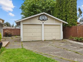 5205 173rd Place SW, Lynnwood WA 98037