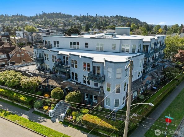2920 Alki Avenue SW 409, Seattle WA 98116