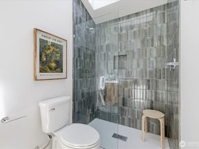 909 32nd Avenue S B, Seattle WA 98144