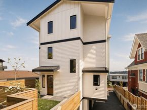 909 32nd Avenue S B, Seattle WA 98144