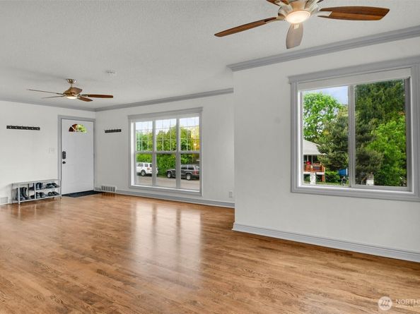 10820 Lake Ridge Drive S, Seattle WA 98178