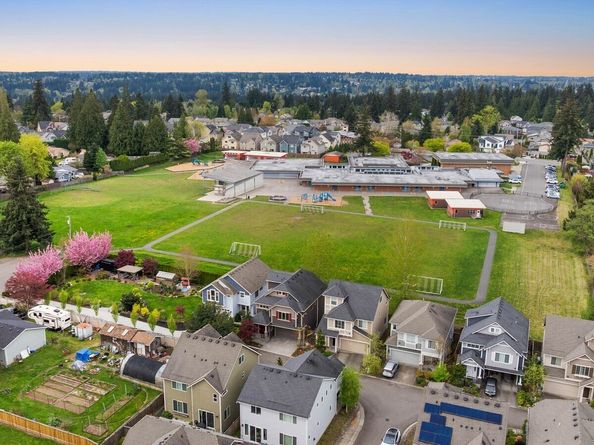 20420 5th Avenue W, Lynnwood WA 98036