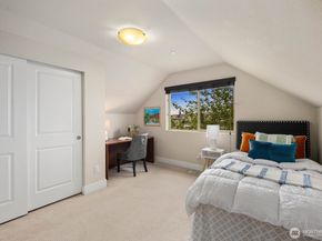 20420 5th Avenue W, Lynnwood WA 98036