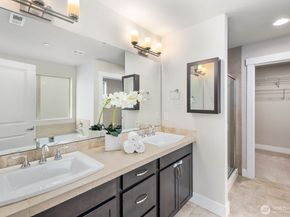 20420 5th Avenue W, Lynnwood WA 98036