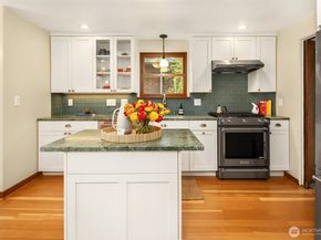 6856 17th Avenue NE, Seattle WA 98115