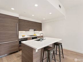 588 Bell Street 801s, Seattle WA 98121