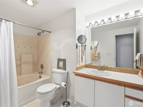 5416 S 234th Place 223, Kent WA 98032