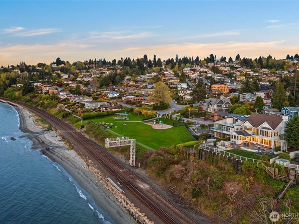 2628 NW Esplanade, Seattle WA 98117