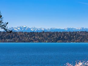903 Shoreland Drive SE, Bellevue WA 98004