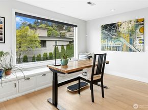 9201 NE Juanita Drive 202, Kirkland WA 98034