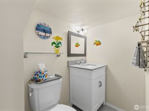 10532 Evanston Avenue N, Seattle WA 98133