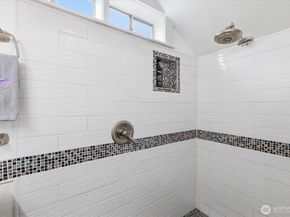 10532 Evanston Avenue N, Seattle WA 98133
