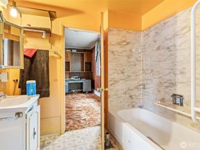 1613 24th Avenue, Seattle WA 98122