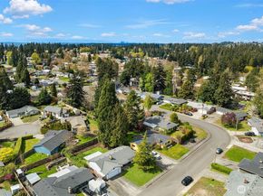 1067 Anacortes Avenue NE, Renton WA 98059