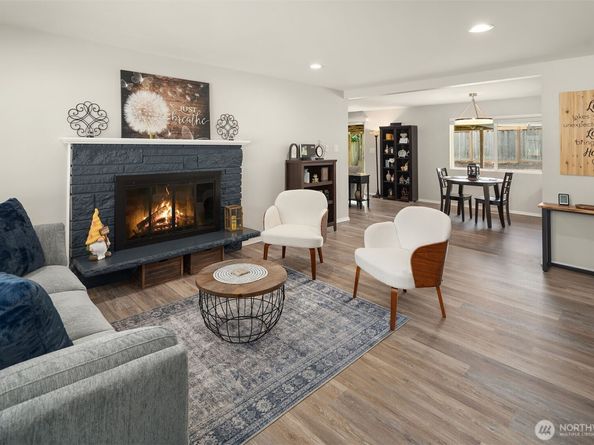 1067 Anacortes Avenue NE, Renton WA 98059