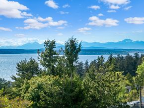 8627 Fauntlee Crest SW, Seattle WA 98136