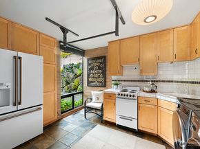 8627 Fauntlee Crest SW, Seattle WA 98136