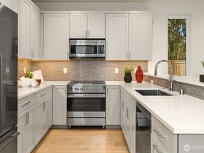 7064 Cleopatra Place NW, Seattle WA 98117