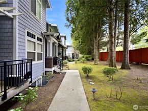 8806 123rd Lane NE 8806, Kirkland WA 98033