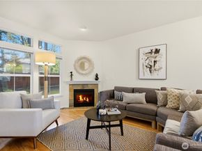 8806 123rd Lane NE 8806, Kirkland WA 98033