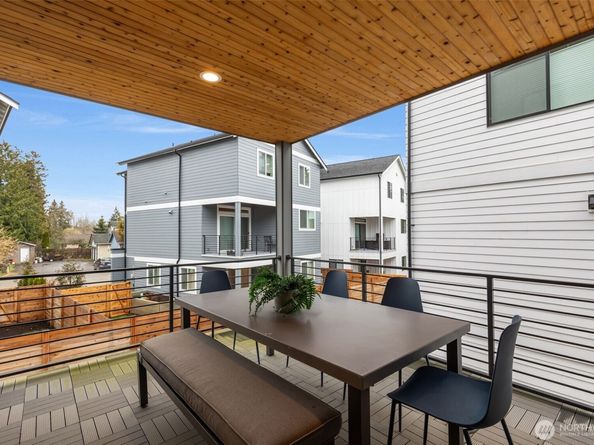 6738 21st Avenue SW, Seattle WA 98106