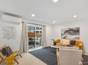 6738 21st Avenue SW, Seattle WA 98106