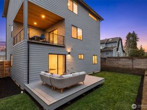 6738 21st Avenue SW, Seattle WA 98106