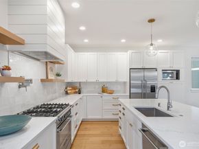 6738 21st Avenue SW, Seattle WA 98106