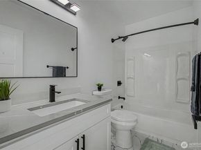 24717 S 35th Avenue, Kent WA 98032