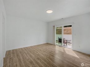 24717 S 35th Avenue, Kent WA 98032
