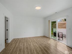 24717 S 35th Avenue, Kent WA 98032