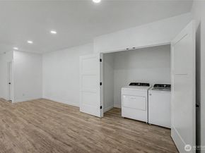 24717 S 35th Avenue, Kent WA 98032