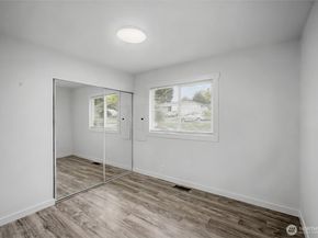 24717 S 35th Avenue, Kent WA 98032