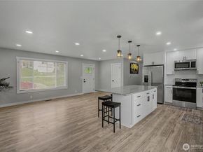 24717 S 35th Avenue, Kent WA 98032
