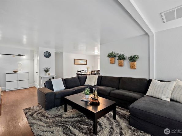 914 S 30th Place, Renton WA 98055
