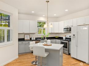 20367 Fortune Place NE, Poulsbo WA 98370