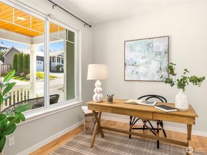 20367 Fortune Place NE, Poulsbo WA 98370