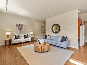 1443 NE 166th Court 3, Shoreline WA 98155