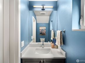 4028 5th Avenue NE, Seattle WA 98105