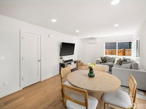 4028 5th Avenue NE, Seattle WA 98105