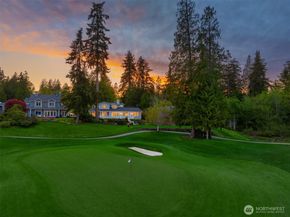 712 Tiffany Meadows Drive NE, Bainbridge Island WA 98110