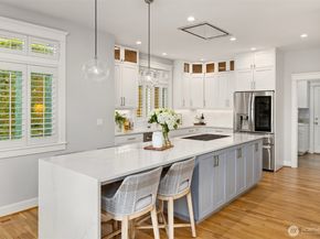 712 Tiffany Meadows Drive NE, Bainbridge Island WA 98110