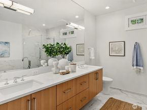 712 Tiffany Meadows Drive NE, Bainbridge Island WA 98110