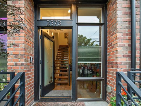 2373 Minor Avenue E, Seattle WA 98102