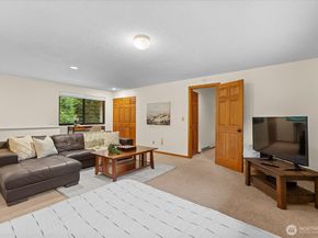 6923 237th Avenue NE, Redmond WA 98053